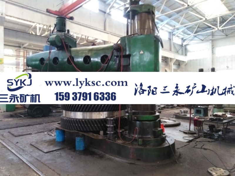 三永礦機滾齒機.jpg