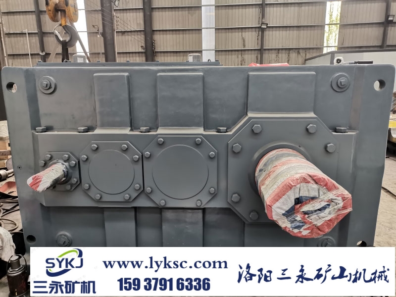 礦機(jī)減速機(jī).jpg
